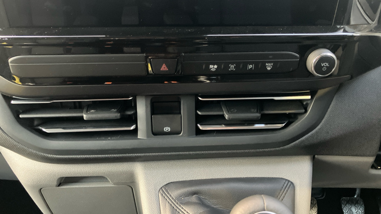 Ford Tourneo Custom 320 L1 Diesel Fwd 2.0 EcoBlue 136ps H1 Titanium 8 seater